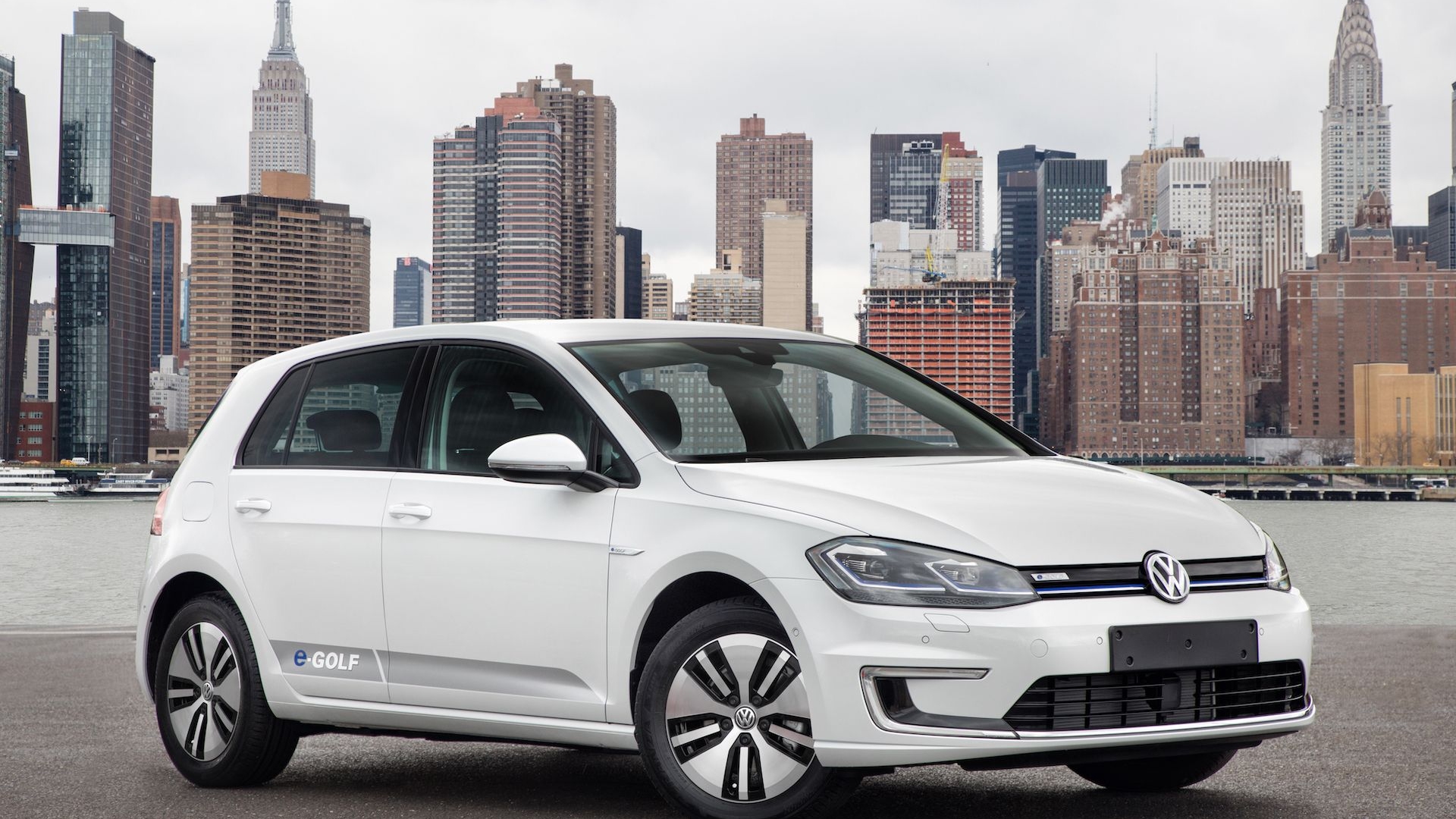 2019-volkswagen-e-golf_100715846.jpg