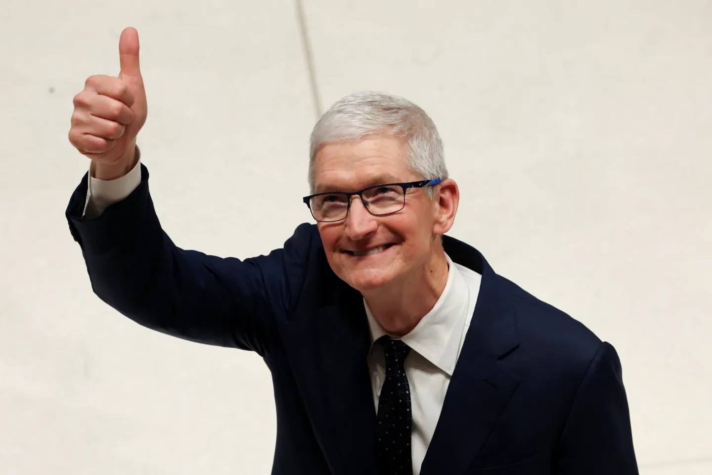 Tim-Cook-Appleda-Steve-Jobsun-Rekorunu-Kirdi.jpg