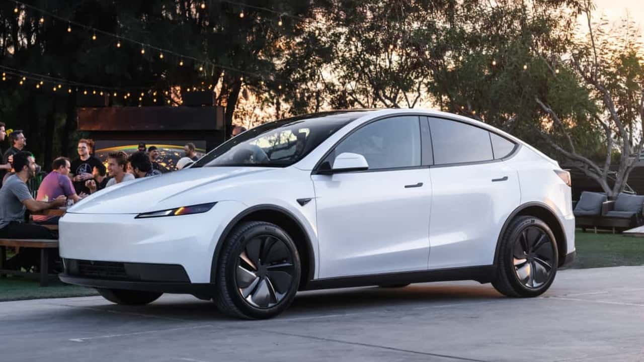 tesla-model-y-standard.jpg