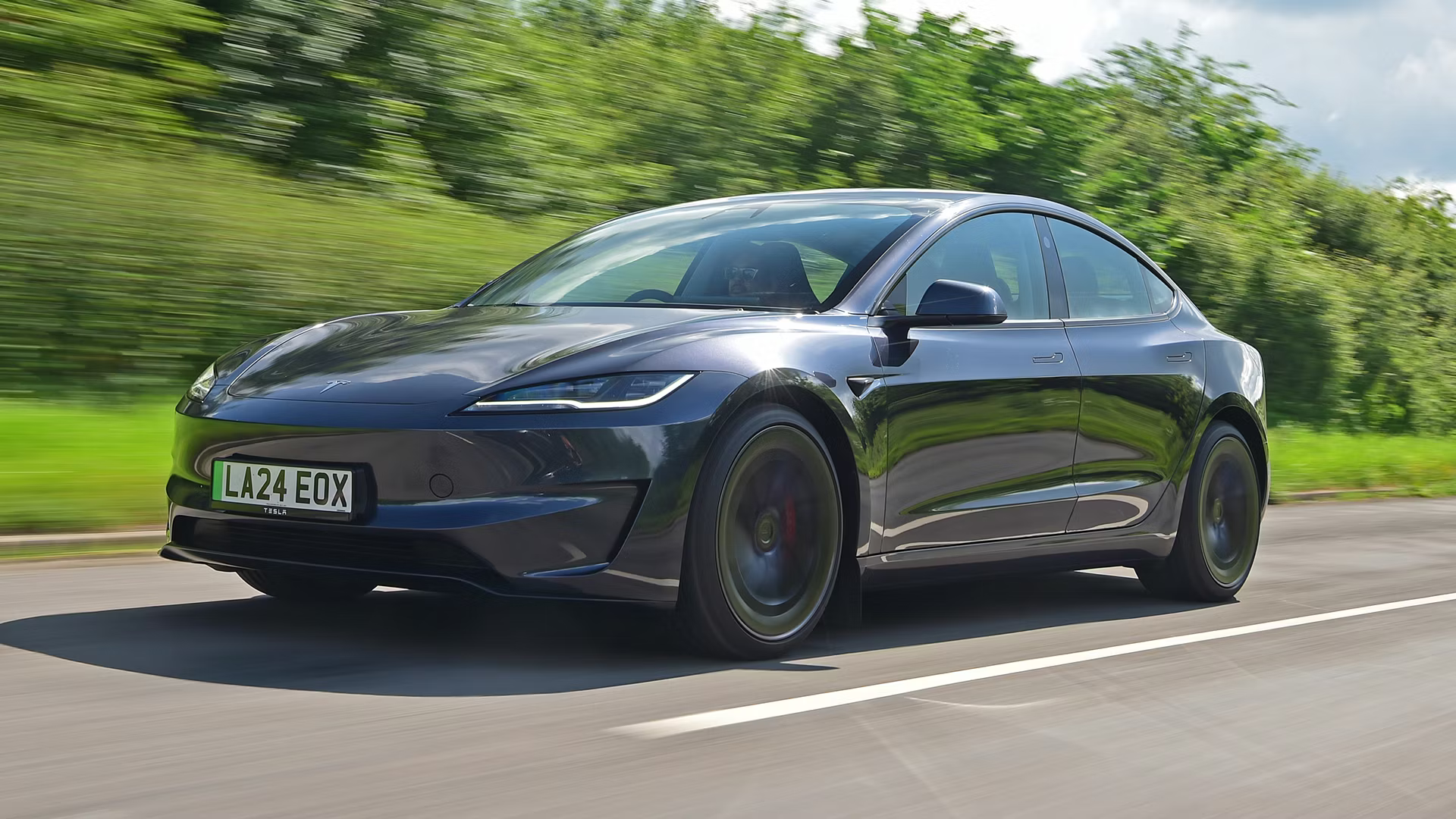 tesla-model-3.png