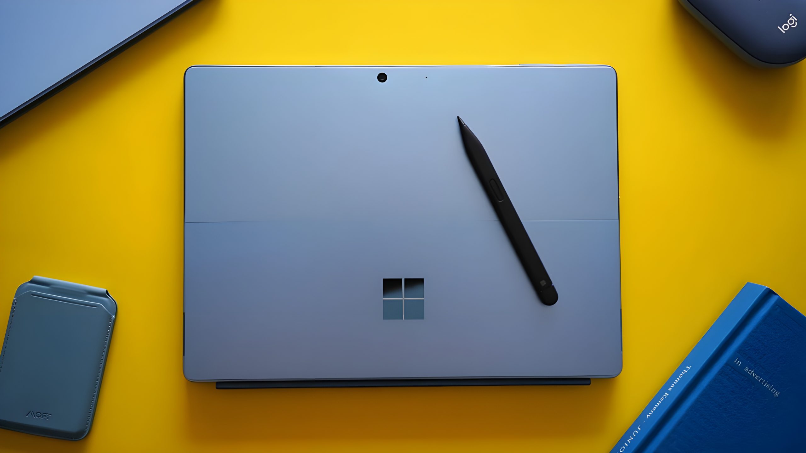 Microsoft-Iddialara-Gore-Surface-Laptop-ve-Xbox-Uretimini-Cinden-Cekiyor.jpg